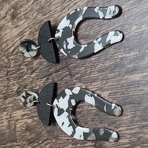 Black/White Horseshoe Style Dangle Earrings